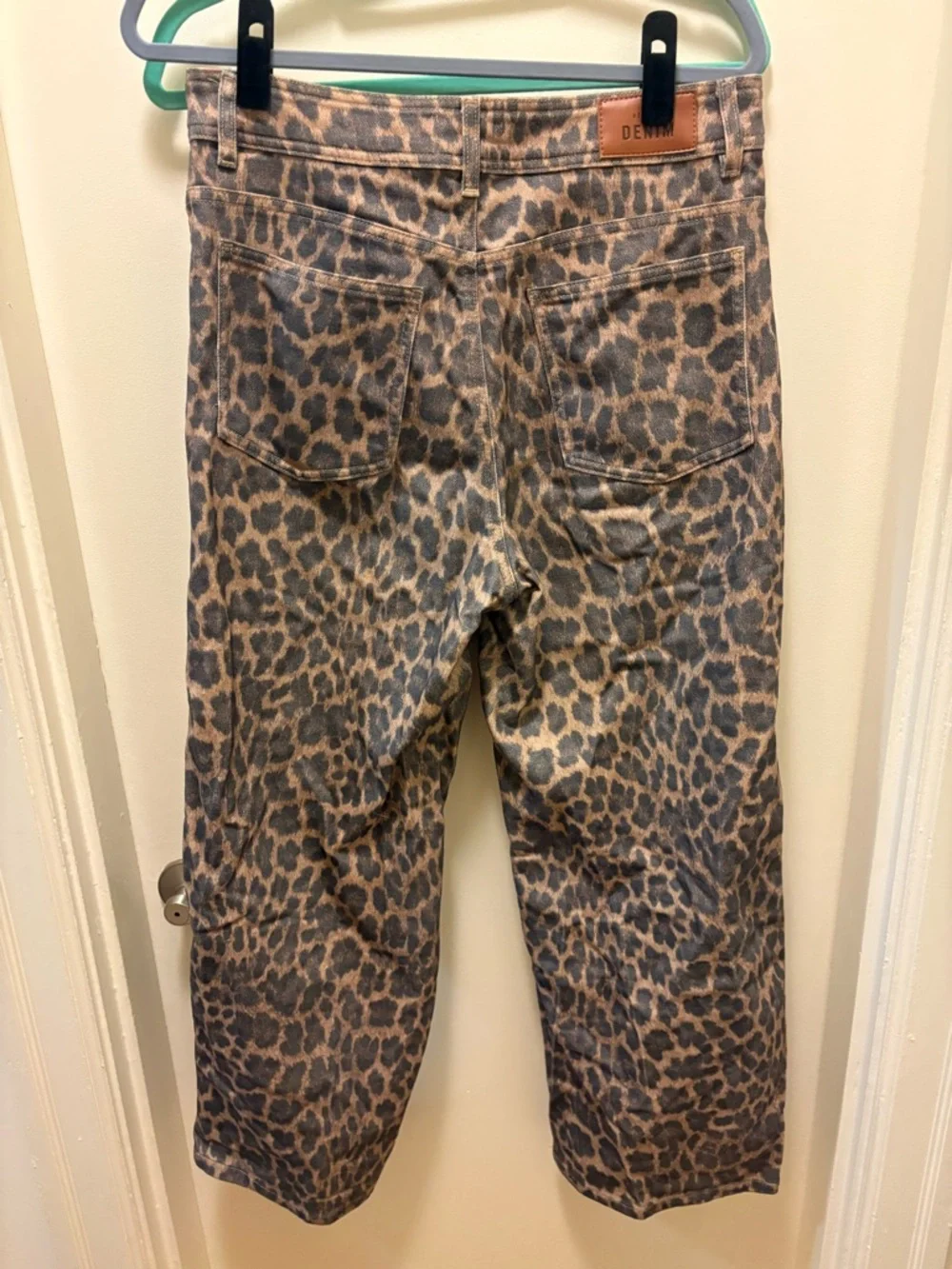 Sezane Leopard-Print crop Jeans - Picture 4 of 4